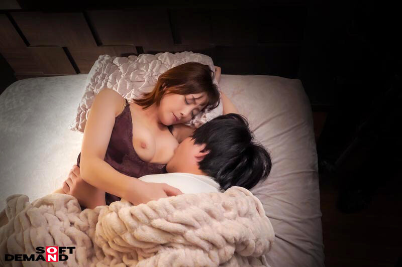 今年、名門大学を卒業して医者になった息子の唯一の気がかりは、まだ卒乳できていないこと。古東まりこサンプル１