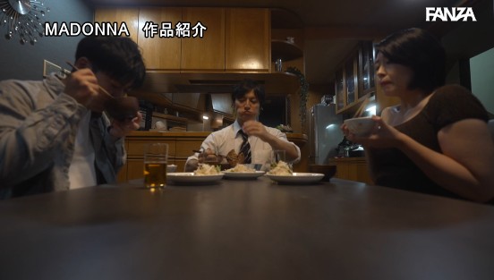 ヤリチン大学生の家庭教師に大好きな母さんが寝取られていた―。 母とのSEX漬けで成績が落ちた俺…母子相姦NTR 赤井美希サンプル１