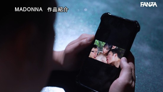 妻にタオル1枚だけ渡して、変態男が集う男湯に入らせてみましたー。 日下部加奈サンプル１