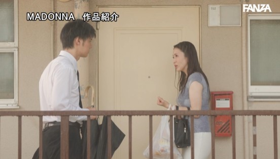 セックスしていない歴5年…愛と欲に飢えたシンママが一番エロい説。閉経前の子宮に着床ザーメンを強請る近所のひかりさんに無責任に何度も、何度もゴム無しSEXで精液を注ぎこんだ僕。 妃ひかり