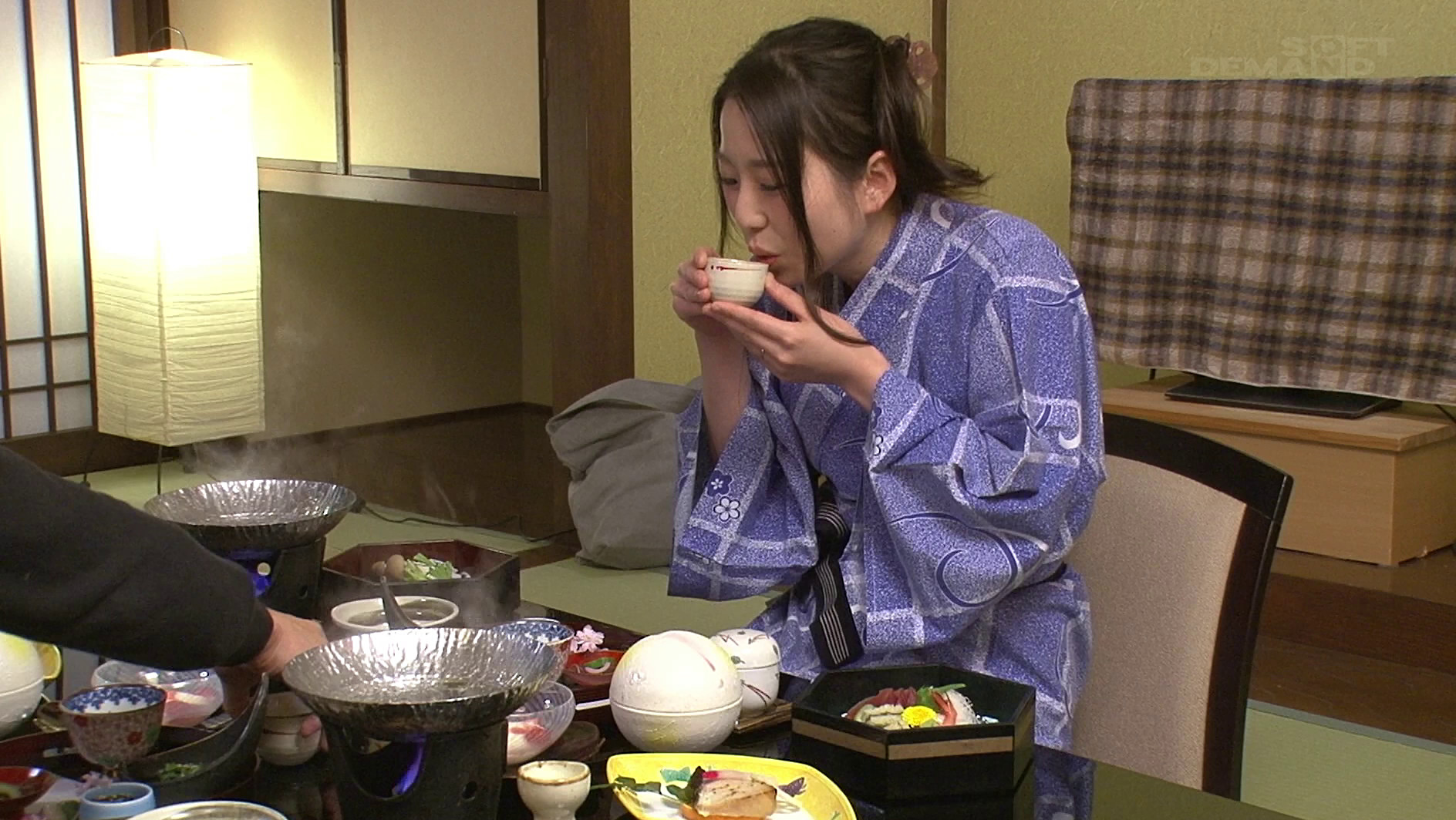 SOD史上最も性に貪欲な中出し懇願ドM妻 高木千里 34歳 最終章 前にも後ろにも他人精子注入を懇願する 二穴中出し温泉旅行