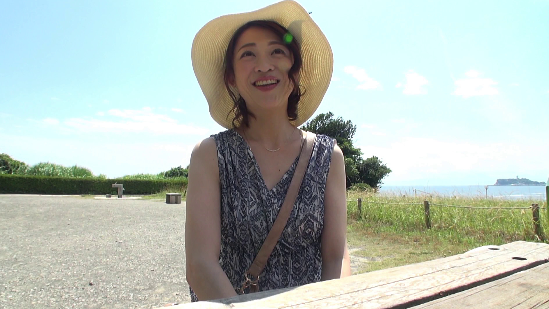 風薫る鎌倉で出会った微笑み美人。女としての夏がまた、始まる。久保今日子 43歳サンプル２