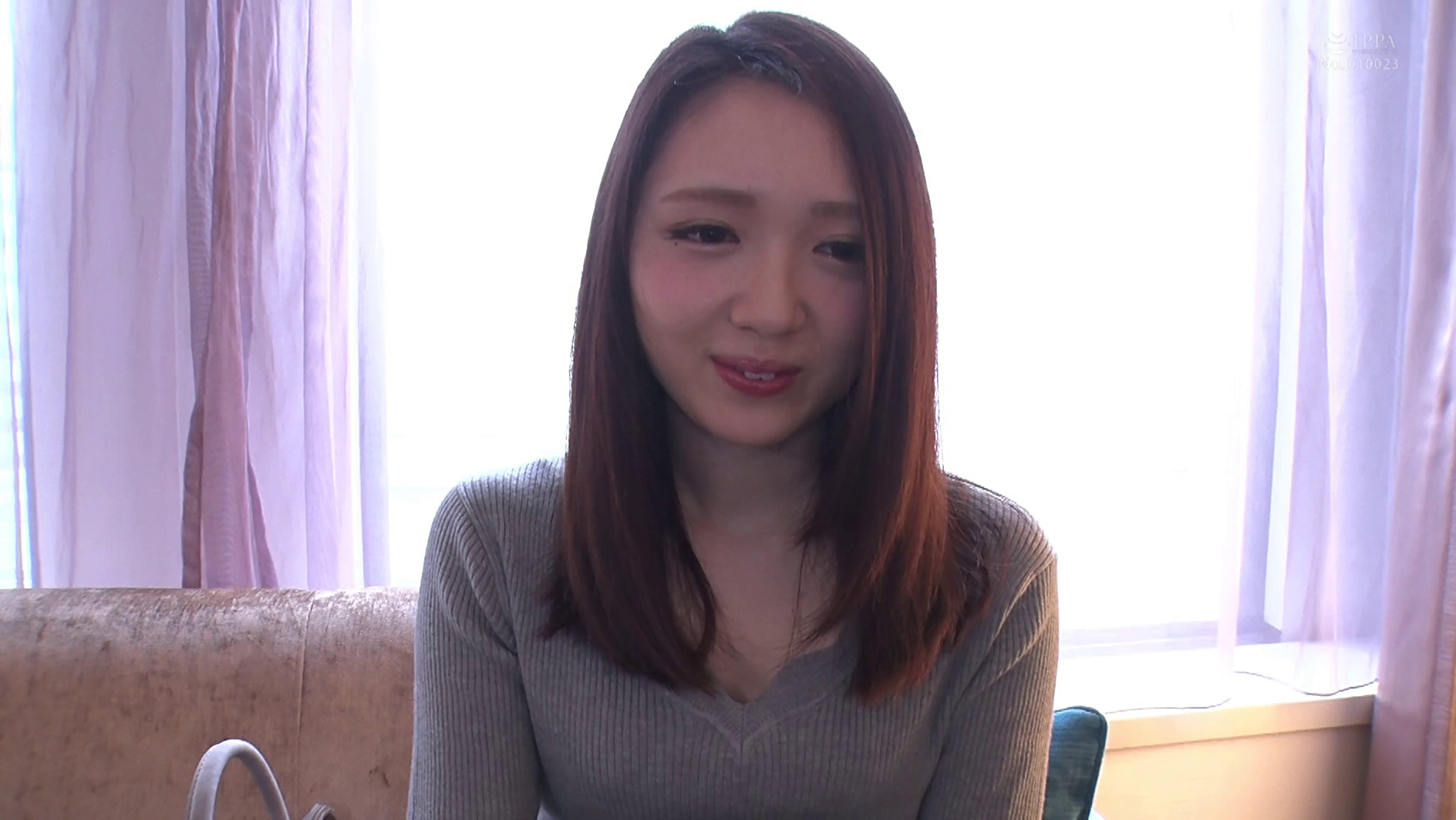 伊東かな 26歳 AV DEBUT 経験人数は一人だけ。旦那以外を知らない純粋うぶ、快楽の世界へ。