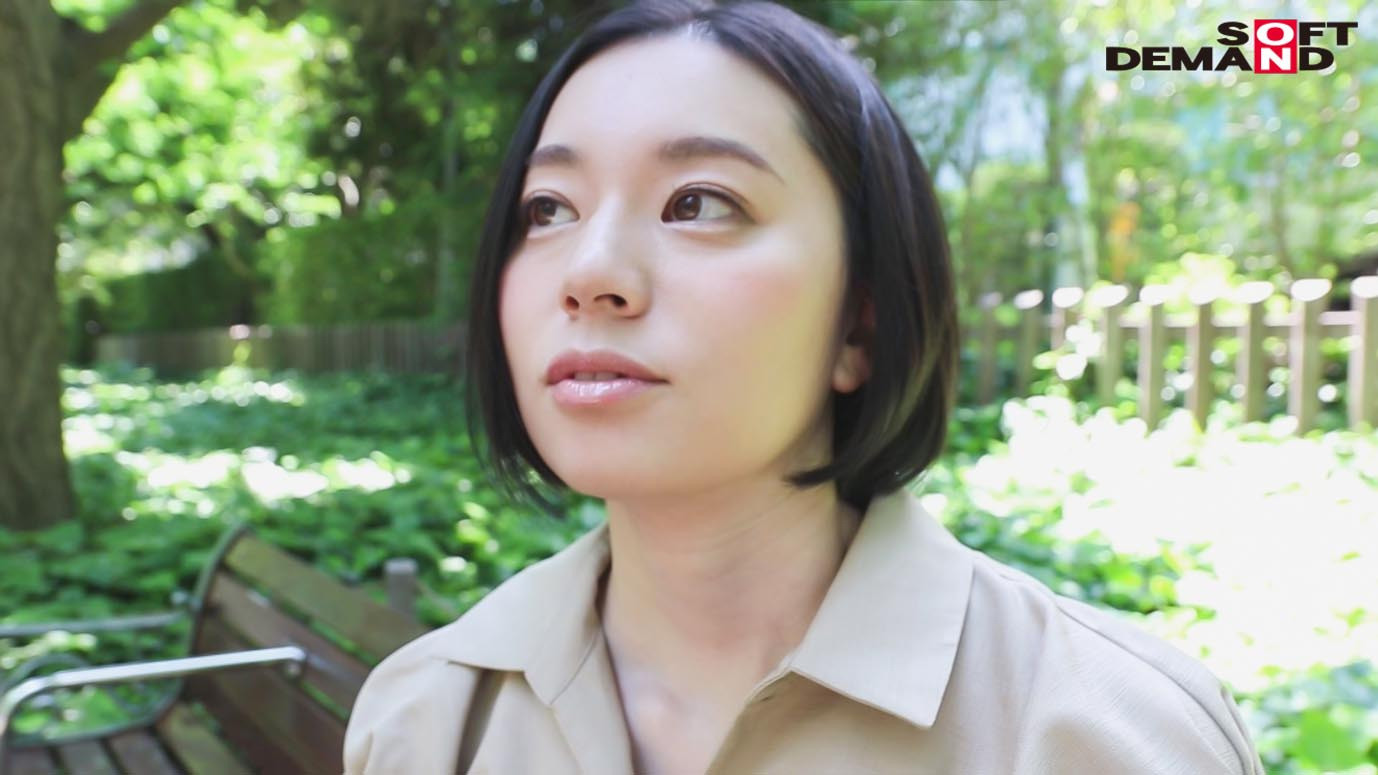 南アルプスの湧き水よりも澄み切った120％天然素材の美人妻 平井栞奈 34歳 AV DEBUT