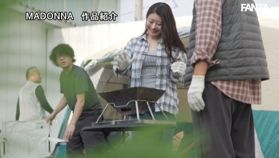 町内キャンプNTR テントの中でまわされた妻の衝撃的寝取られ映像 篠原いよ