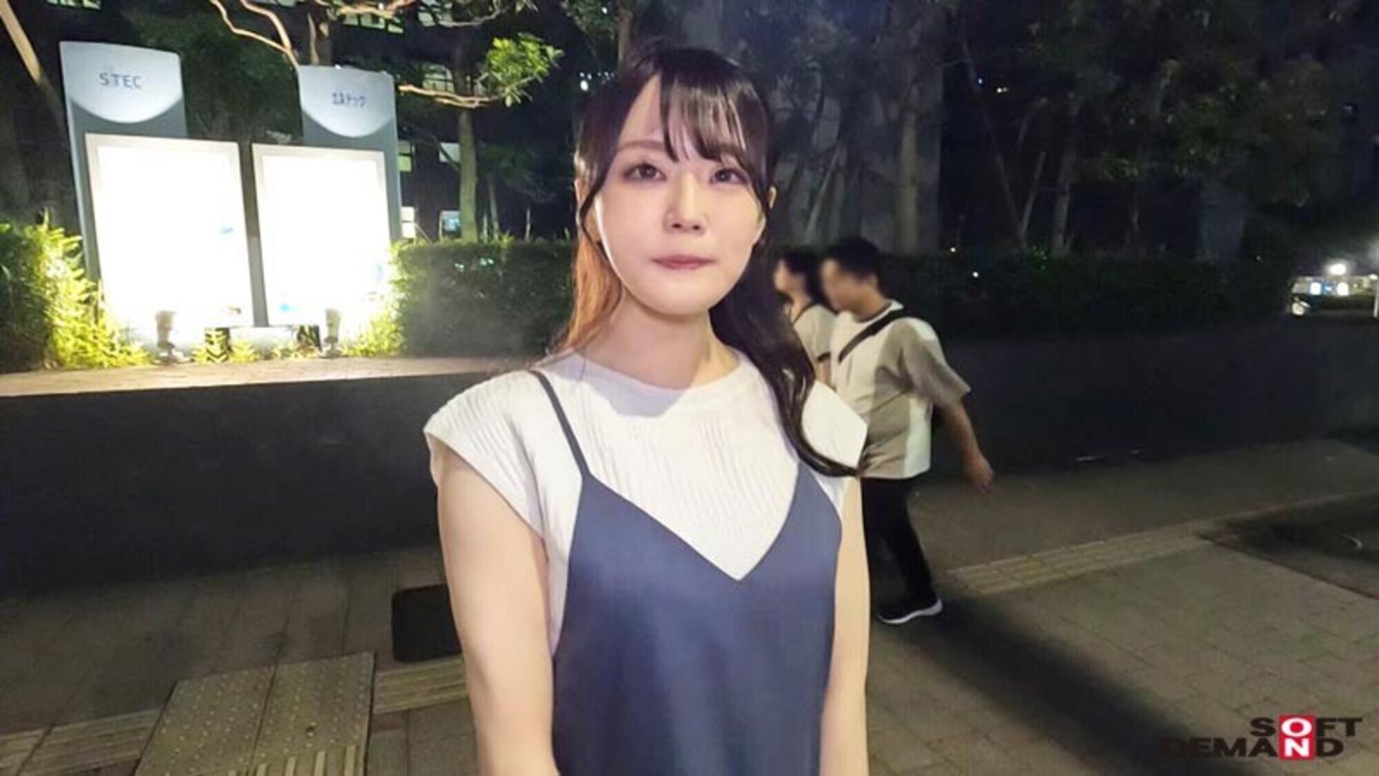 表舞台に立つ憧れを断ち切れない演歌歌手を目指していた農家の嫁 天城雪乃 33歳 AV DEBUTサンプル１