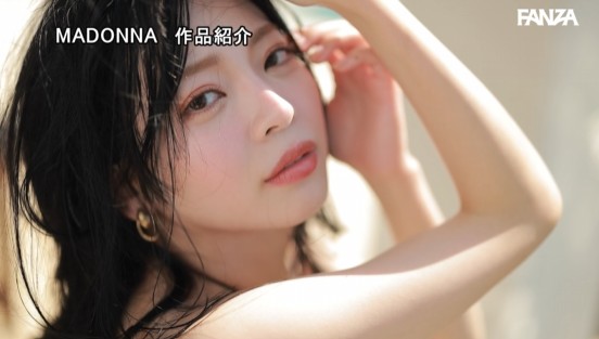 【特典版】世界でいちばん熱い夏、きっとアナタは彼女に恋をする。Madonna超大型新人 山田ゆり 28 歳 AV DEBUT