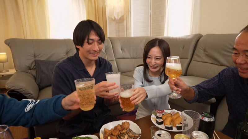足立友梨 まるごと完全収録 9時間05分 BESTサンプル２