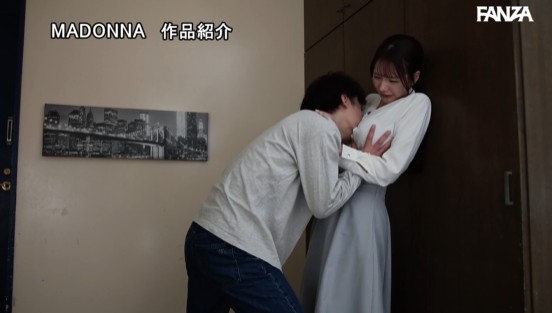 『週3日、妻とSEXをしている。』と自慢してきた友人から週5日、毎回4発、合計20発中出ししてそいつの妻を寝取ってやった。 華宮椎奈サンプル１