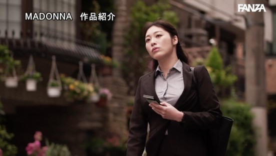 麗しきランジェリー、唾液と精液で汚れた酬いの人妻保険外交員 春原未来